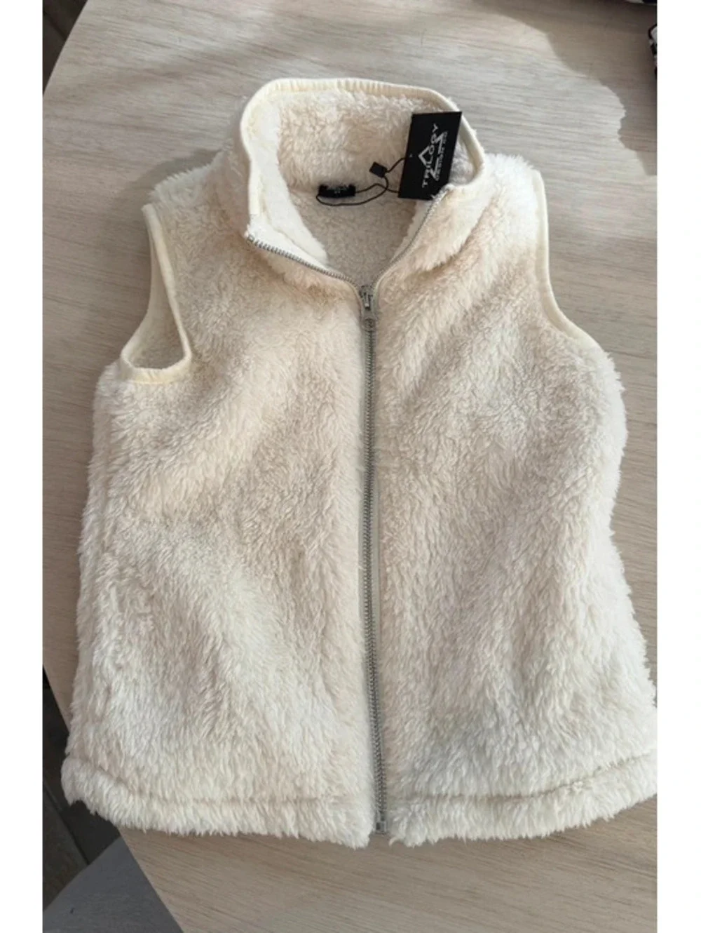 Trilogy design co 4t cream vest nwt